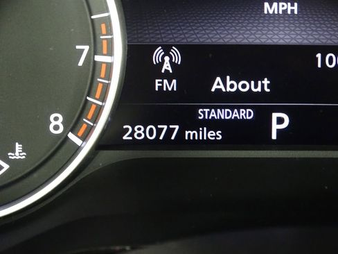 Used 2024 Nissan Pathfinder SV image 31