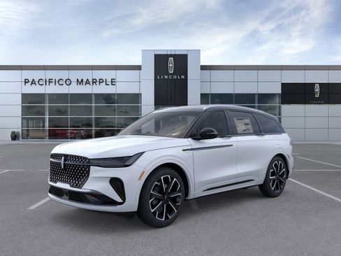 New 2026 Lincoln Nautilus Reserve image 1