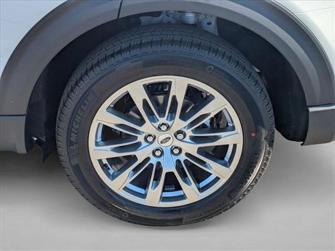 New 2026 Ford Explorer Platinum image 10