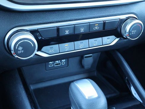 Used 2024 Nissan Altima 2.5 SV image 14