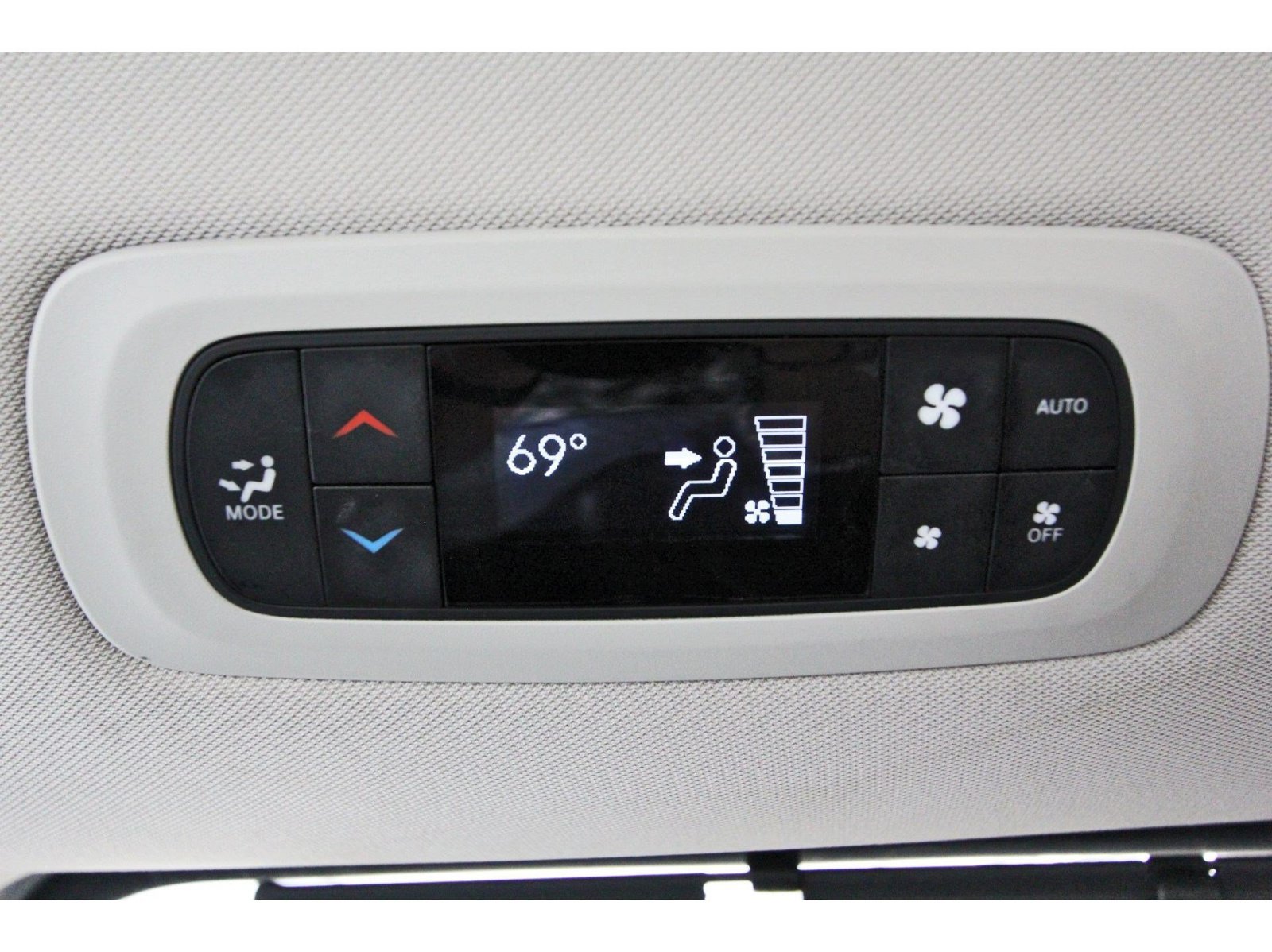 Used 2024 Chrysler Pacifica Touring-L FWD image 14