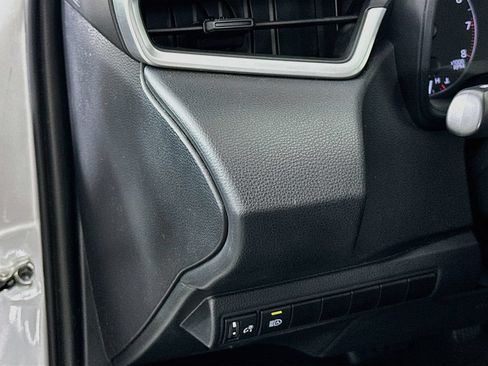 Used 2024 Toyota Corolla LE FWD image 10
