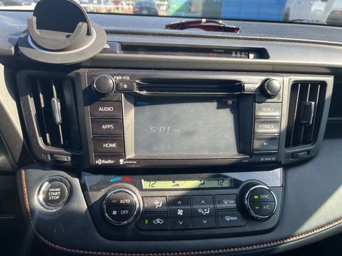 Used 2018 Toyota RAV4 SE w/ Power Extra Value Package FWD image 21