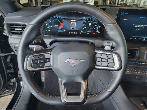 Used 2025 Ford Mustang GT RWD image 13
