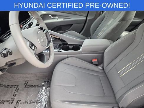 Used 2025 Hyundai Elantra SEL FWD image 12