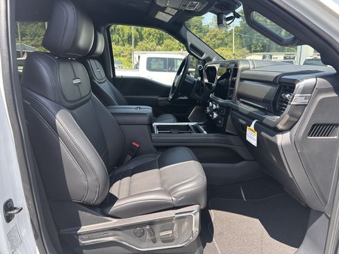 Used 2026 Ford F250 Platinum AWD/4WD image 17