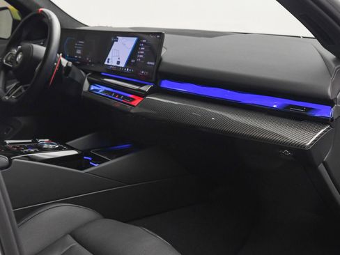 Used 2025 BMW M5 w/ Carbon Package image 20