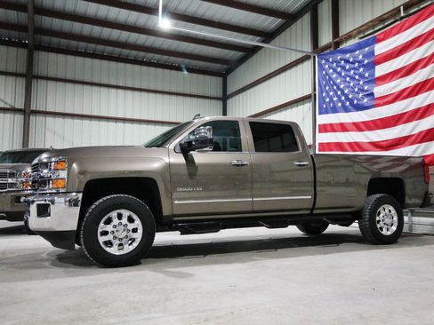 Used 2015 Chevrolet Silverado 3500 LTZ w/ Duramax Plus Package AWD/4WD image 4