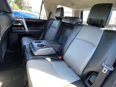 Used 2015 Toyota 4Runner SR5 Premium RWD image 34