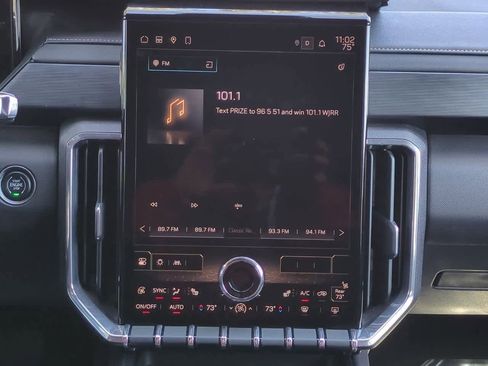 Used 2025 GMC Acadia Elevation image 28