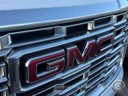 Used 2025 GMC Yukon Denali AWD/4WD image 14