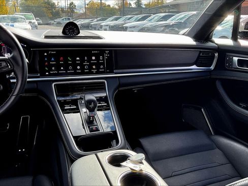 Used 2022 Porsche Panamera Turbo S image 8