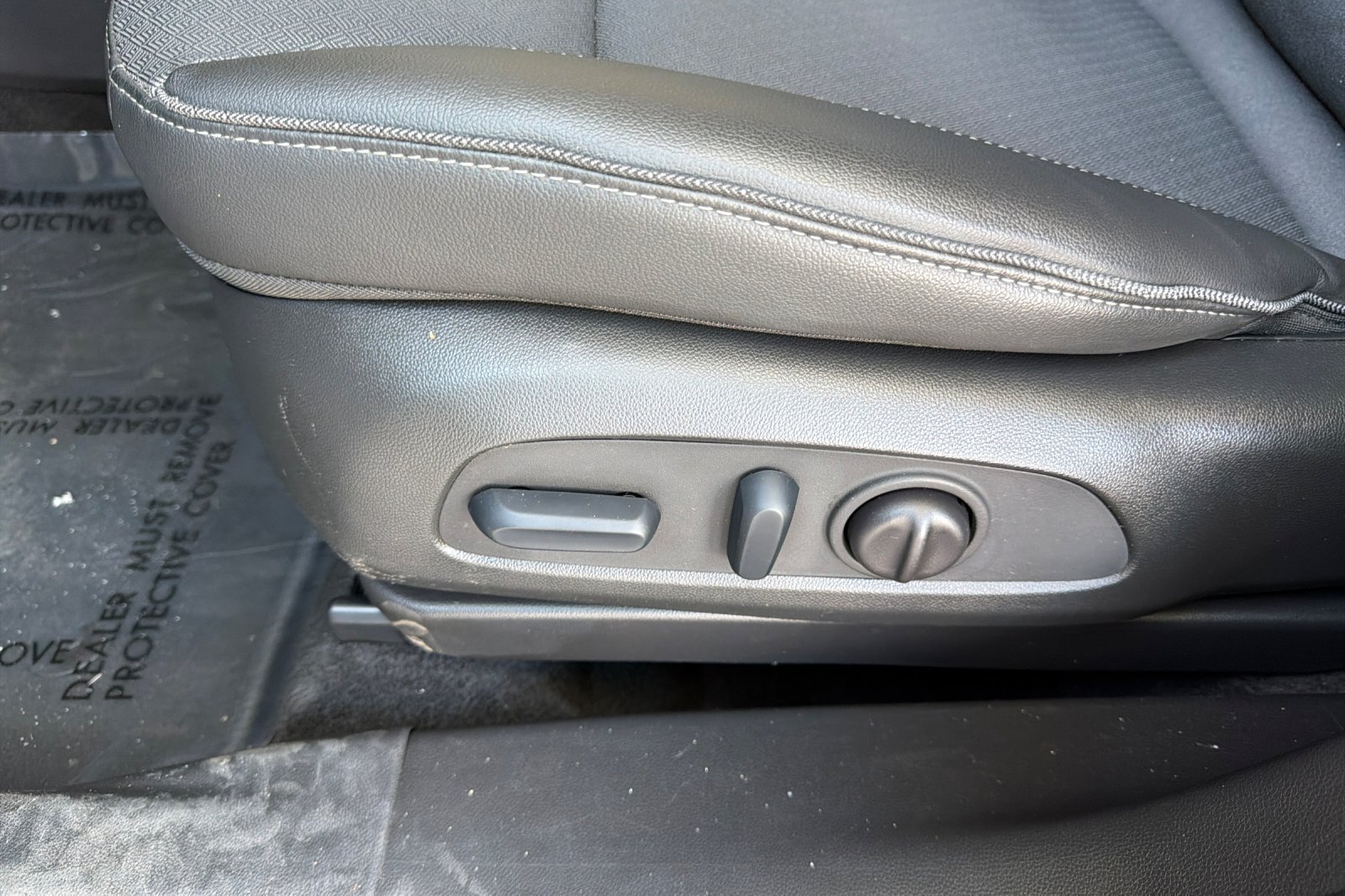 Used 2023 Buick Encore GX Preferred w/ Cold Weather Comfort Package FWD image 13