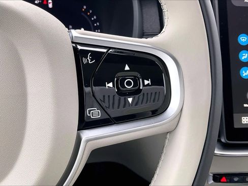 New 2026 Volvo XC90 B6 Ultra image 18