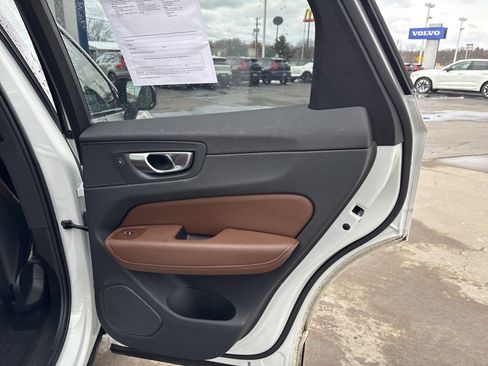 Certified 2024 Volvo XC60 B5 Ultimate w/ Protection Package Premier image 38