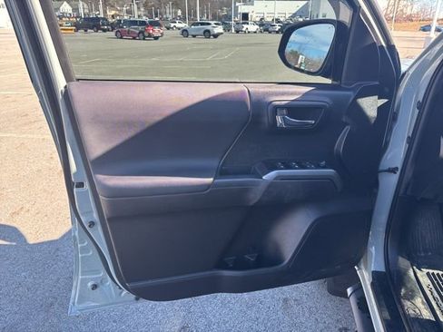 Certified 2023 Toyota Tacoma TRD Off-Road w/ Technology Package image 35