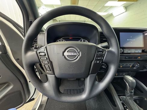 Used 2023 Nissan Frontier SV w/ Midnight Edition Package image 37