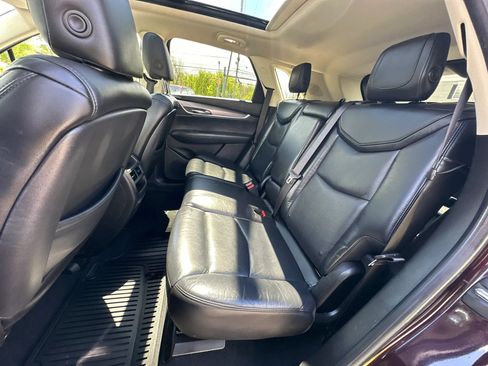 Used 2017 Cadillac XT5 Luxury w/ Driver Awareness Package AWD/4WD image 16