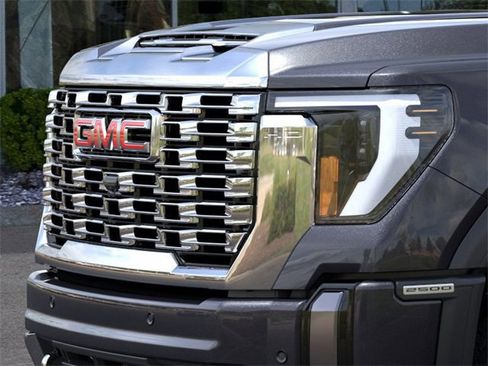 New 2025 GMC Sierra 2500 Denali w/ Denali Reserve Package image 13