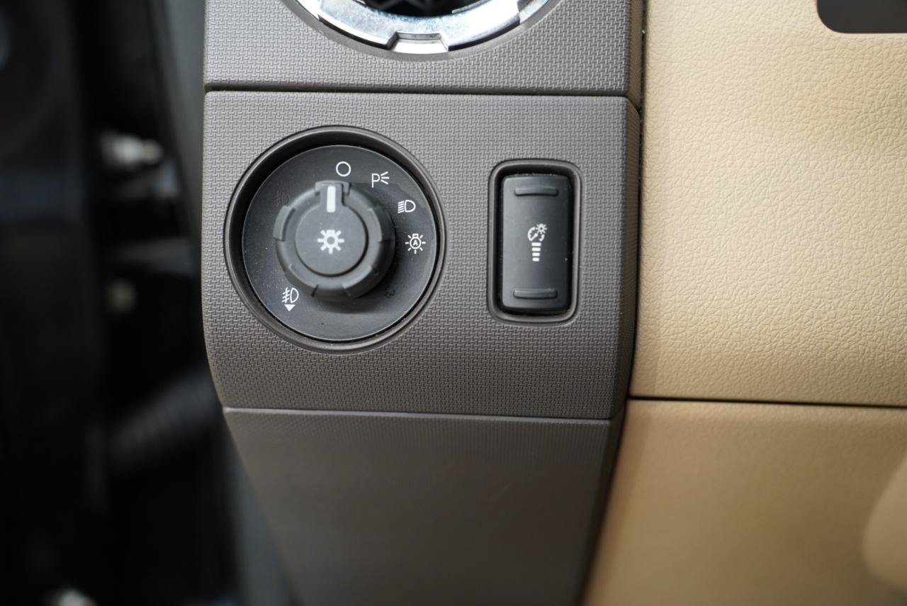 Used 2011 Ford F250 XLT w/ XLT Premium Pkg AWD/4WD image 23