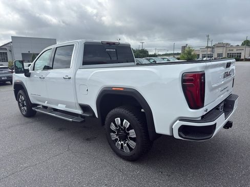 New 2026 GMC Sierra 2500 Denali w/ Technology Package AWD/4WD image 4