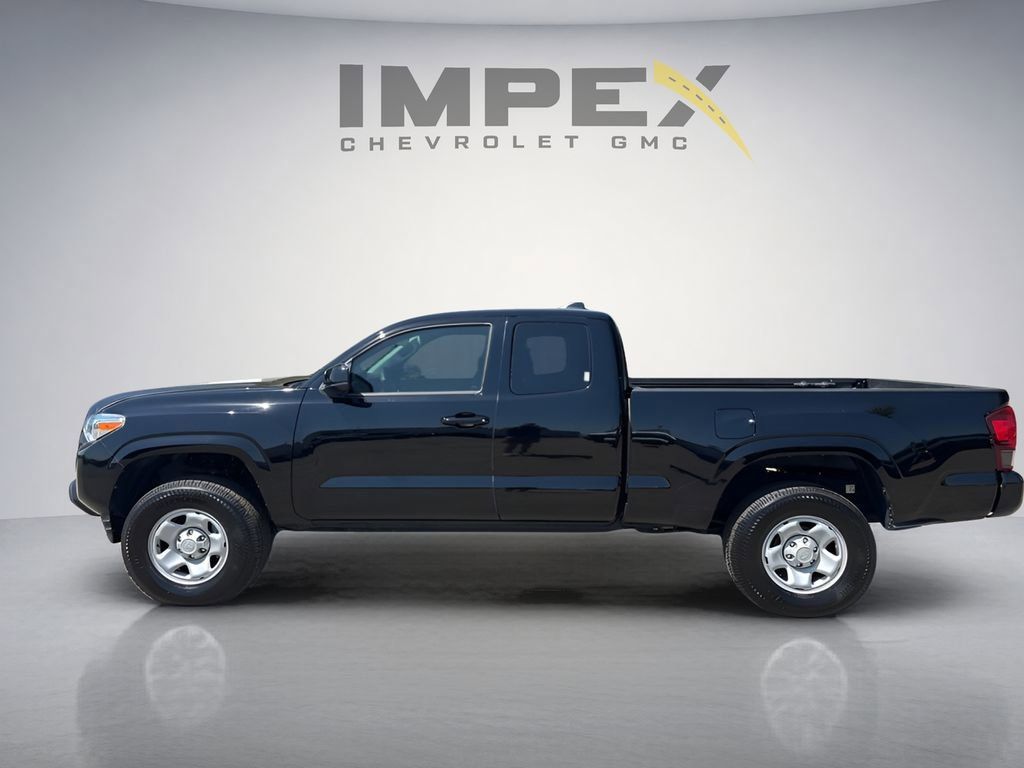Used 2023 Toyota Tacoma SR AWD/4WD image 2