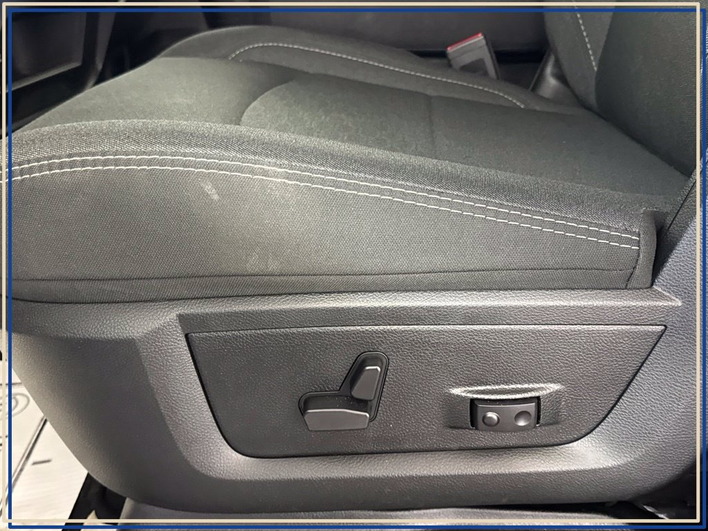 Certified 2026 RAM 2500 Big Horn AWD/4WD image 32