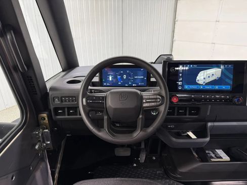 Used 2023 Chevrolet Brightdrop 600 w/ Active Safety Package 2 AWD/4WD image 17