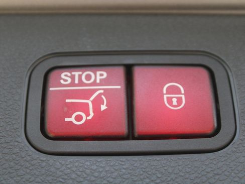 Certified 2021 Mercedes-Benz GLC 300 image 11