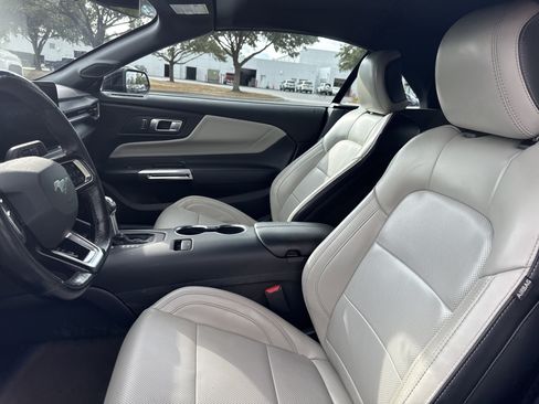 Used 2024 Ford Mustang Premium image 13