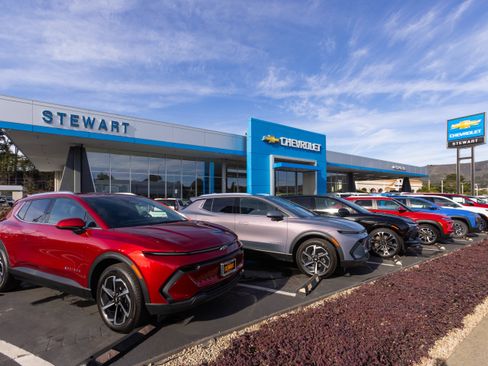 Used 2022 Chevrolet Corvette Stingray Premium Conv w/ Z51 Performance Package RWD image 3