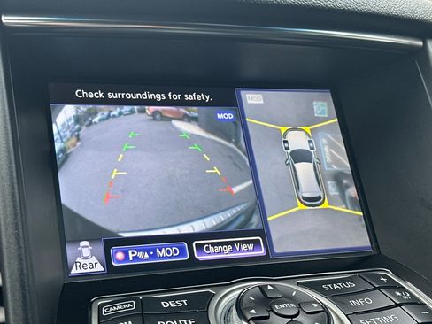 Used 2017 INFINITI QX70 AWD w/ Premium Package image 26