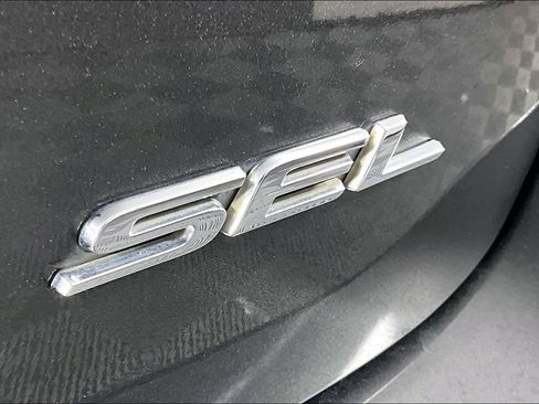 Used 2017 Ford Edge SEL w/ Equipment Group 201A FWD image 10