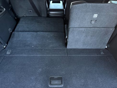 Used 2022 Nissan Armada SL w/ Captain's Chairs Package image 13