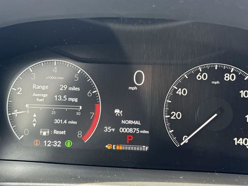 Used 2025 Honda Pilot Touring image 30