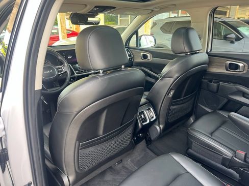Certified 2023 Kia Sorento X-Line EX AWD/4WD image 10