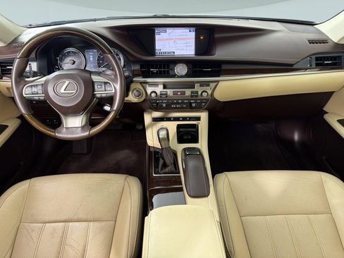 Used 2016 Lexus ES 350 w/ Luxury Package w/Wood Trim FWD image 14