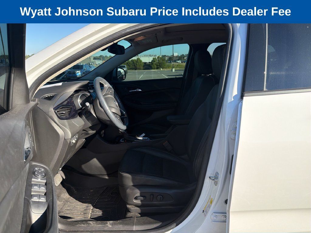 Used 2022 Buick Encore GX Essence w/ Experience Buick Package FWD image 20