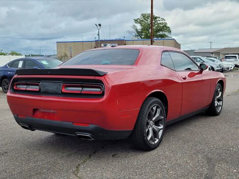 Used 2018 Dodge Challenger SXT w/ Blacktop Package image 9