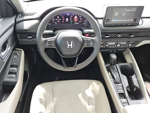 Certified 2025 Honda Accord SE image 12