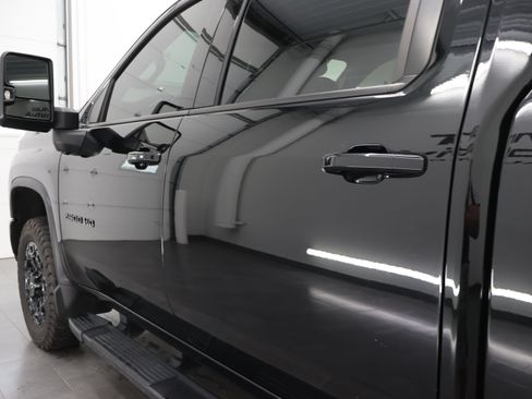 Used 2024 Chevrolet Silverado 2500 LTZ w/ LTZ Plus Package AWD/4WD image 39