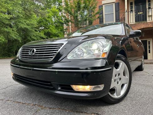 Used 2005 Lexus LS 430 RWD image 2