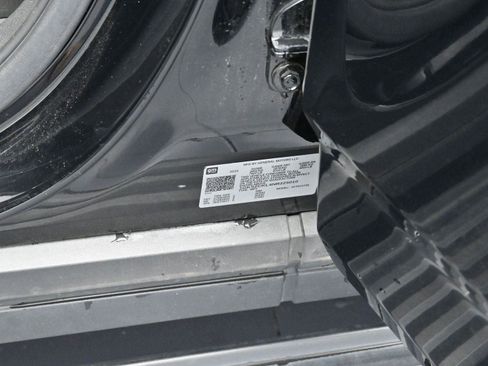 Used 2022 GMC Yukon AT4 image 45