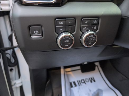 Used 2025 GMC Sierra 1500 Denali Ultimate image 17