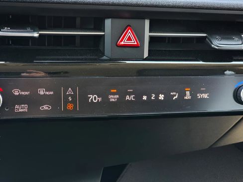 Used 2024 Kia EV6 Wind AWD/4WD image 33