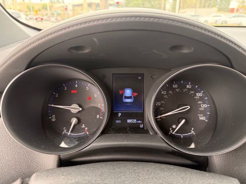 Used 2019 Toyota C-HR LE FWD image 15