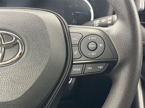 Certified 2024 Toyota RAV4 LE AWD/4WD image 18