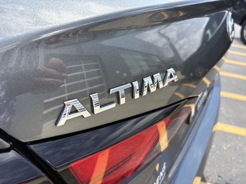 Used 2021 Nissan Altima 2.5 S AWD/4WD image 7
