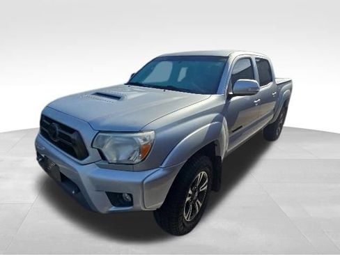 Used 2013 Toyota Tacoma 4x4 Double Cab w/ TRD Sport Pkg image 2