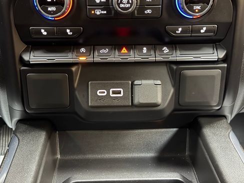 Used 2022 Chevrolet Silverado 1500 RST AWD/4WD image 23